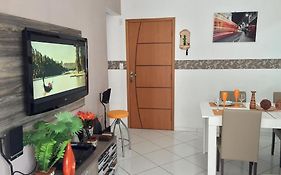 Apto Lindo Novo, Otima Localizacao Com Dois Dormitorios E Varanda Gourmet